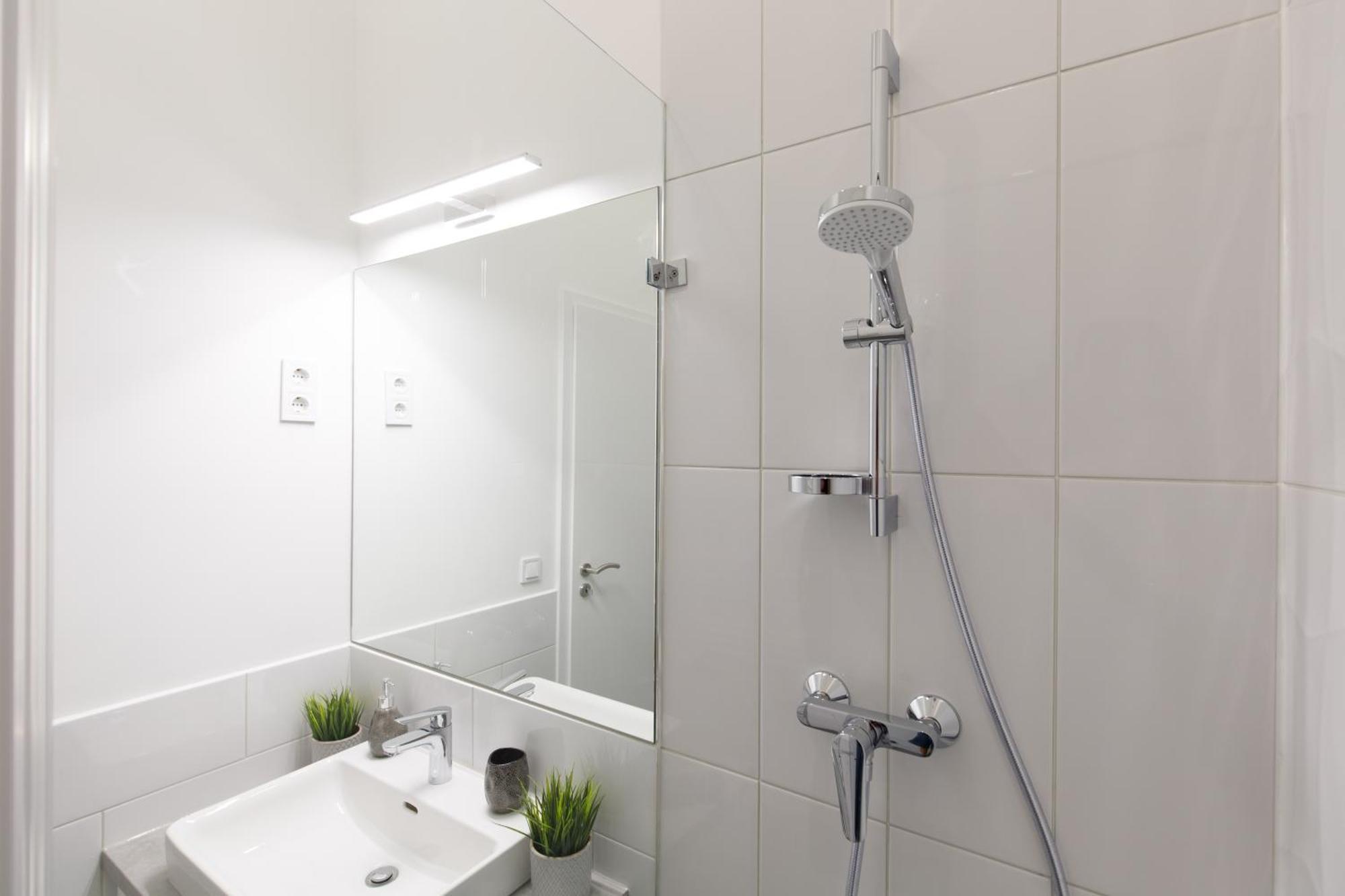 Central City Apt In The Jewish Quarter With Free Parking Будапеща Екстериор снимка